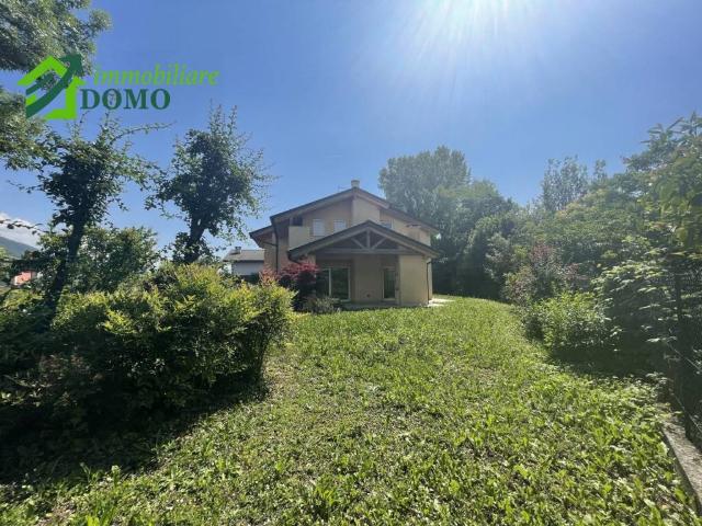 Villa Indipendente in vendita a Santorso, Veneto