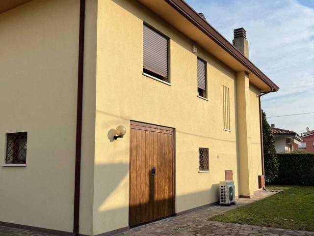 Villa Indipendente in vendita a Saonara, Veneto