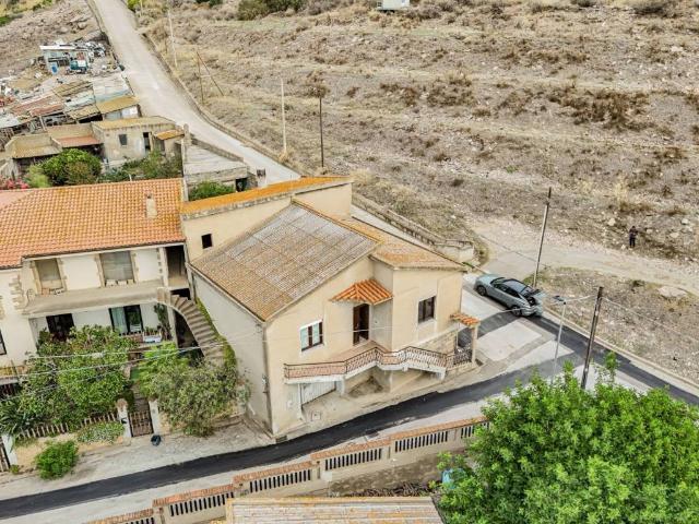 Villa Indipendente in vendita a Sardara, Sardigna/Sardegna