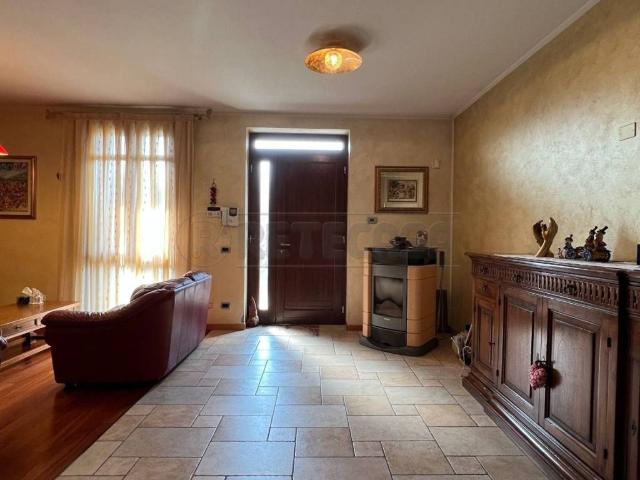 Villa Indipendente in vendita a Sarego, Veneto