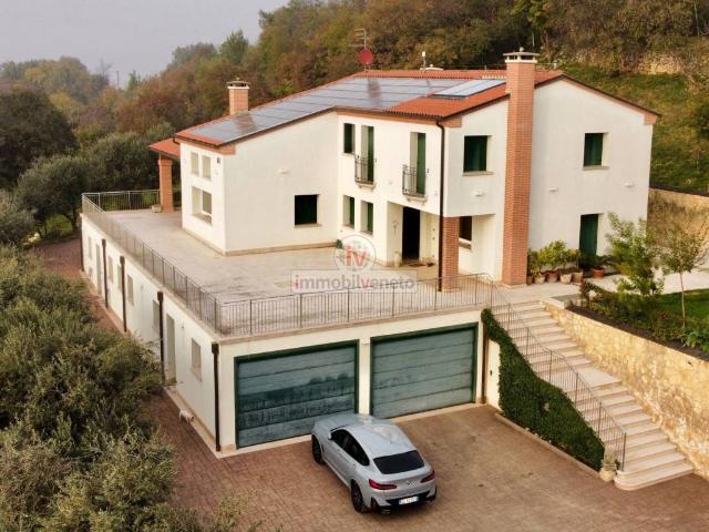 Villa Indipendente in vendita a Sarego, Veneto