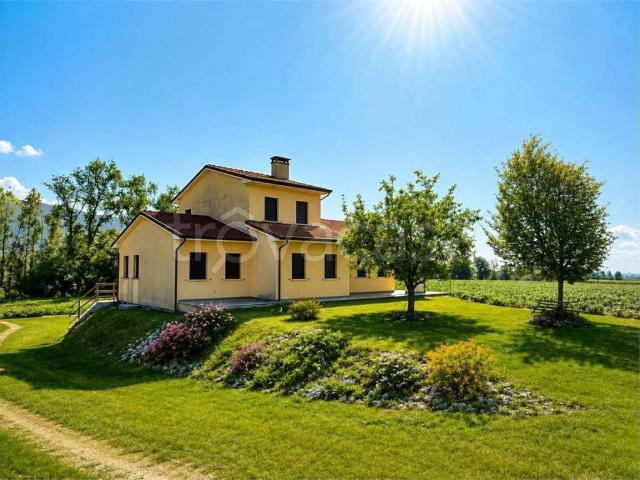 Villa Indipendente in vendita a Sarmede, Veneto