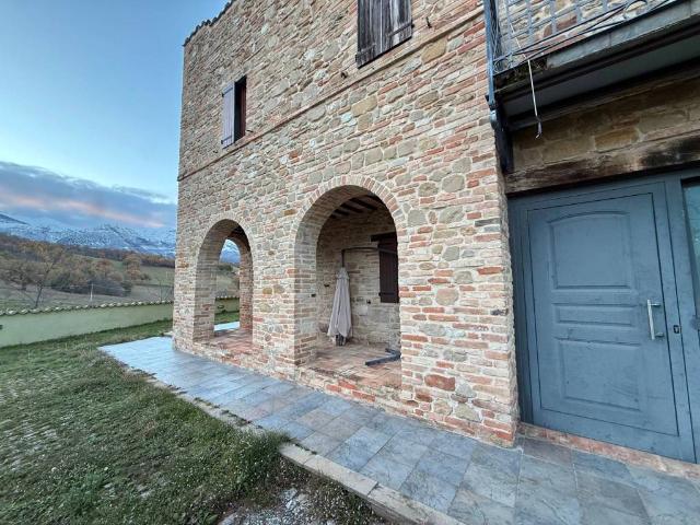 Villa Indipendente in vendita a Marche, Macerata
