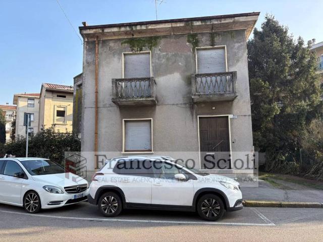 Villa Indipendente in vendita a Cassina Ferrara, Saronno