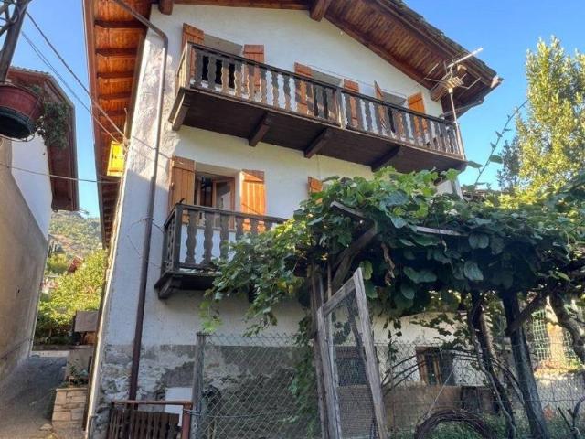 Villa Indipendente in vendita a Sarre, Aosta