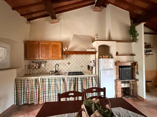 Villa Indipendente in vendita a Sarteano, Toscana