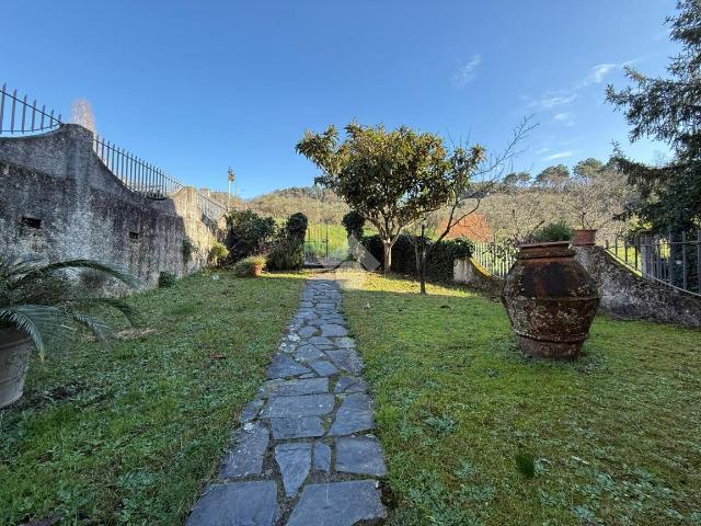 Villa Indipendente in vendita a Bradia, Sarzana