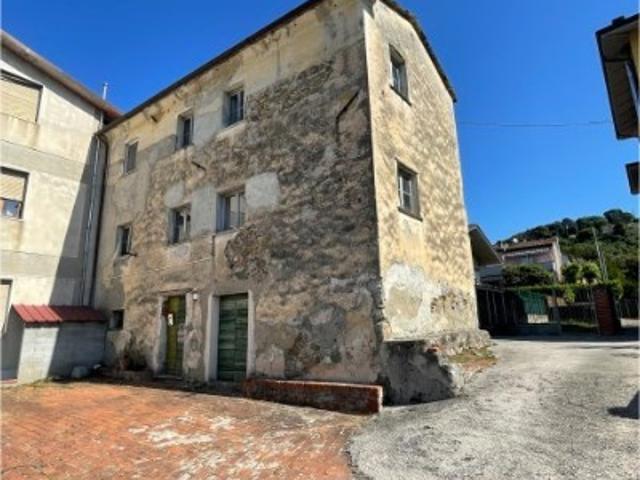 Villa Indipendente in vendita a Sarzana, Liguria