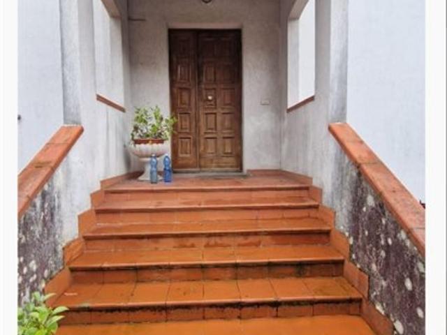 Villa Indipendente in vendita a Sarzana, Liguria