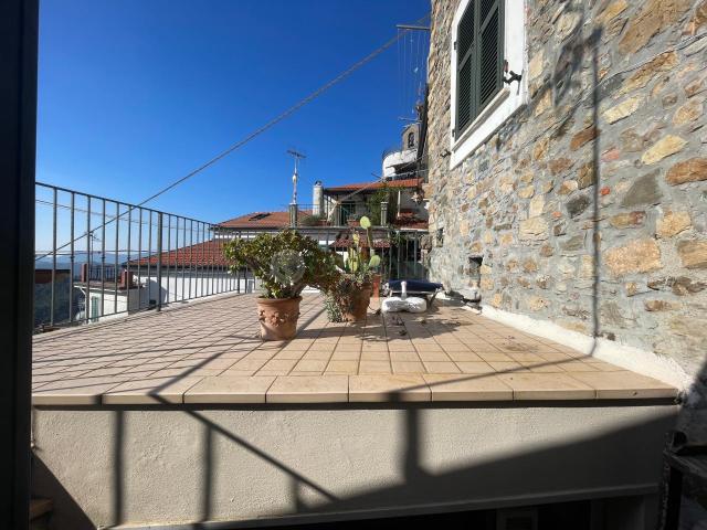 Villa Indipendente in vendita a Sarzana, Liguria