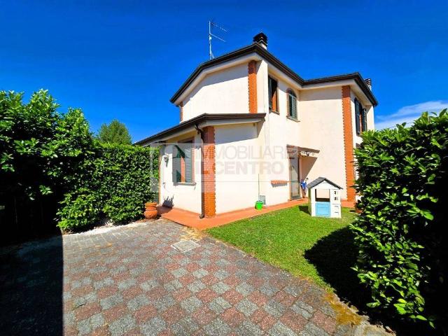 Villa Indipendente in vendita a Sarzana, Liguria