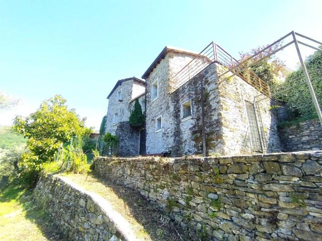 Villa Indipendente in vendita a Sarzana, Liguria