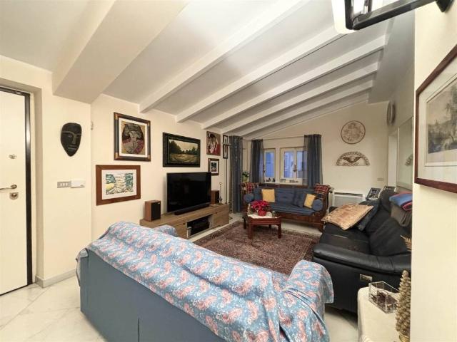 Villa Indipendente in vendita a Sarzana, Liguria