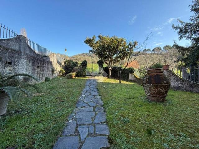 Villa Indipendente in vendita a Bradia, Sarzana