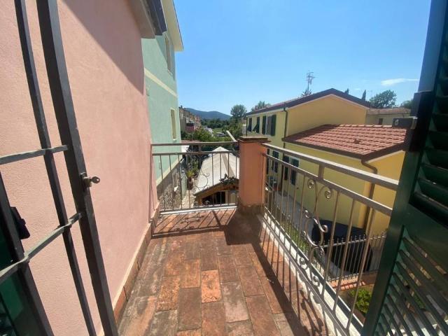 Villa Indipendente in vendita a Olmo, Sarzana