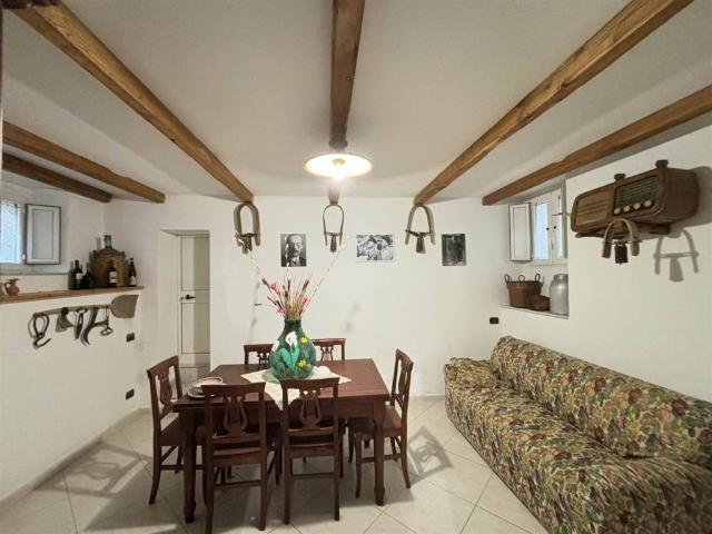 Villa Indipendente in vendita a Sarzana, Liguria