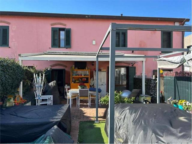 Villa Indipendente in vendita a Sarzana, Liguria