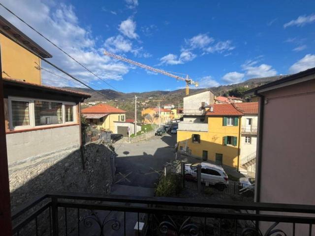 Villa Indipendente in vendita a Sarzana, Liguria