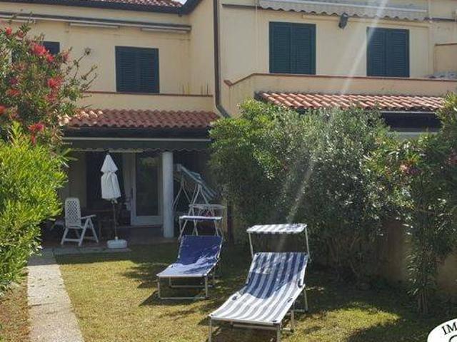 Villa Indipendente in vendita a Sarzana, Liguria