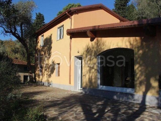 Villa Indipendente in vendita a Sarzana, Liguria