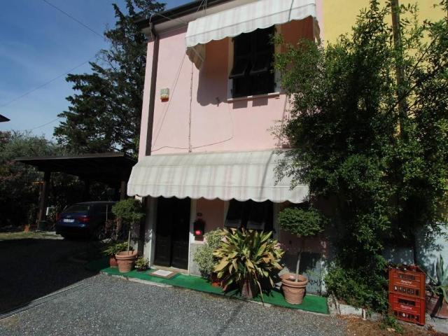 Villa Indipendente in vendita a San Lazzaro, Sarzana