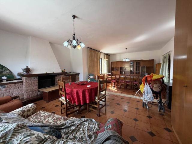 Villa Indipendente in vendita a Sarzana, Liguria