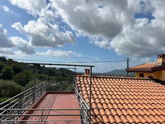 Villa Indipendente in vendita a Sarzana, Liguria