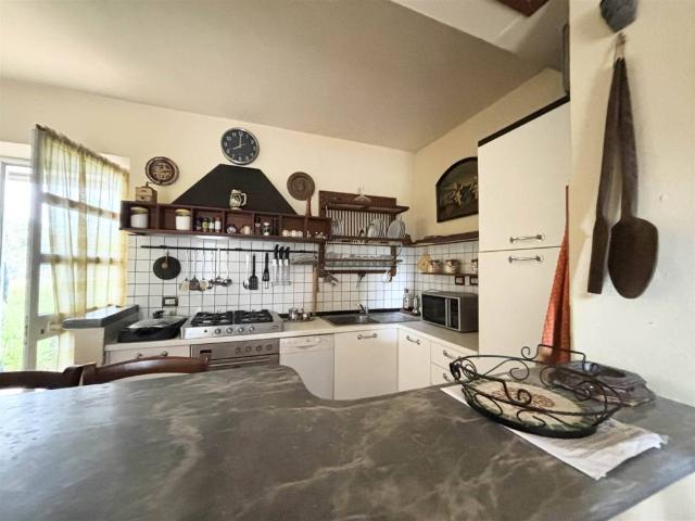 Villa Indipendente in vendita a San Lazzaro, Sarzana