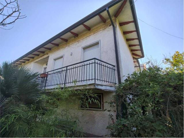 Villa Indipendente in vendita a San Lazzaro, Sarzana