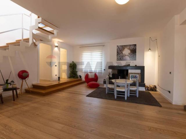 Villa Indipendente in vendita a San Giovanni, Cala Di Volpe