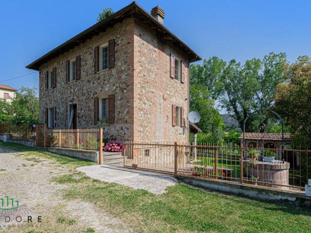 Villa Indipendente in vendita a Unione dei comuni Valli del Reno, Lavino e Samoggia, Sasso Marconi