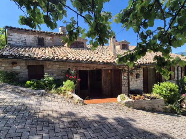 Villa Indipendente in vendita a Marche, Ancona