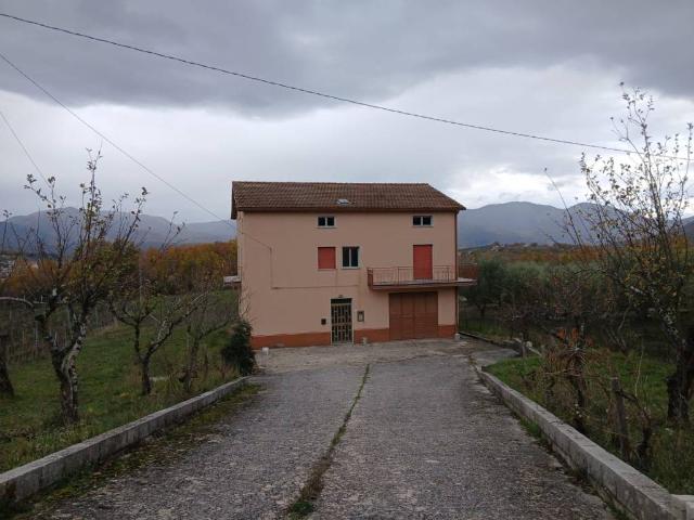 Villa Indipendente in vendita a Satriano Di Lucania, Basilicata