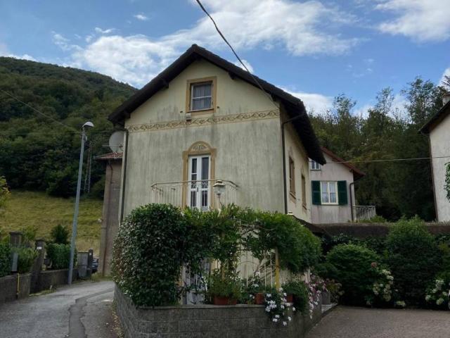 Villa Indipendente in vendita a Savignone, Liguria