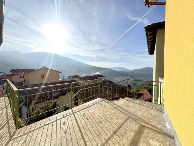 Villa Indipendente in vendita a Gabbie, Savignone