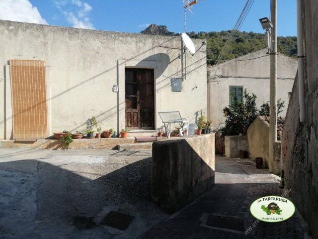 Villa Indipendente in vendita a Casalvecchio Siculo, Sicilia