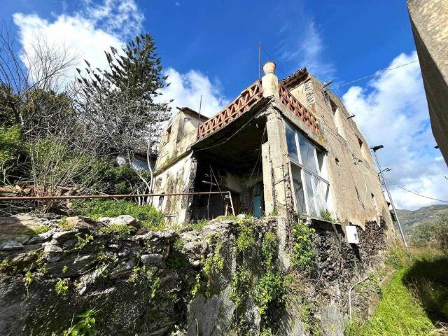 Villa Indipendente in vendita a Savoca, Sicilia