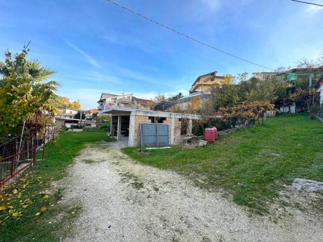 Villa Indipendente in vendita a Scafa, Abruzzo
