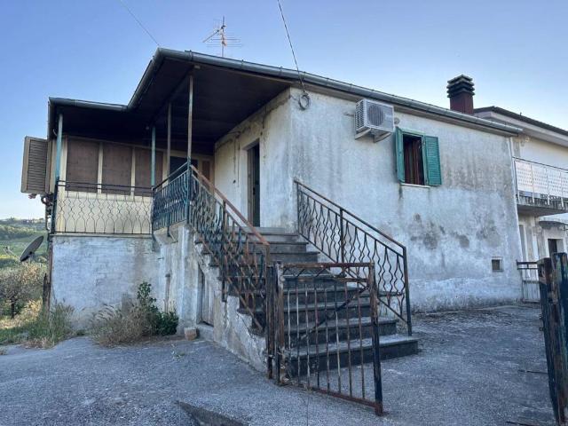 Villa Indipendente in vendita a Scafa, Abruzzo