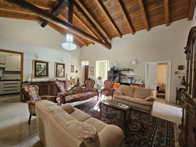 Villa Indipendente in vendita a Scaletta Zanclea, Sicilia