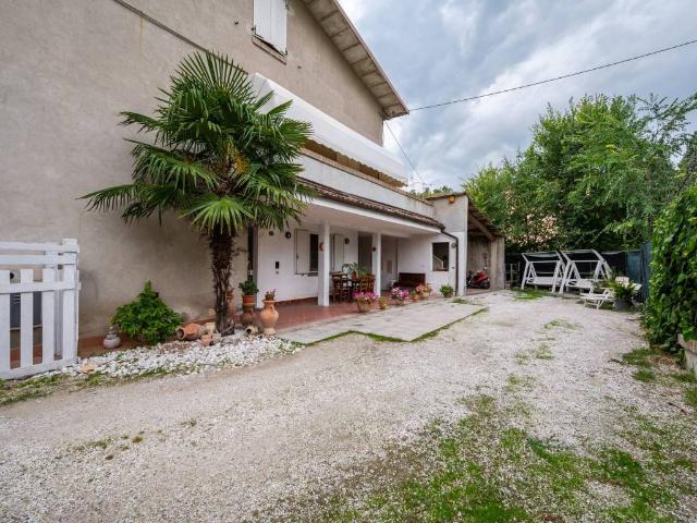 Villa Indipendente in vendita a Tresinaro - Secchia, Re