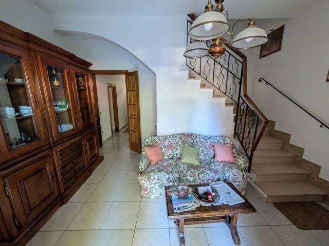 Villa Indipendente in vendita a San Colombano, Scandicci