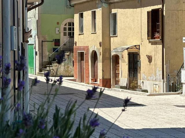 Villa Indipendente in vendita a Scapoli, Molise