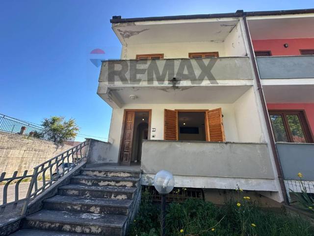 Villa Indipendente in vendita a Scapoli, Molise