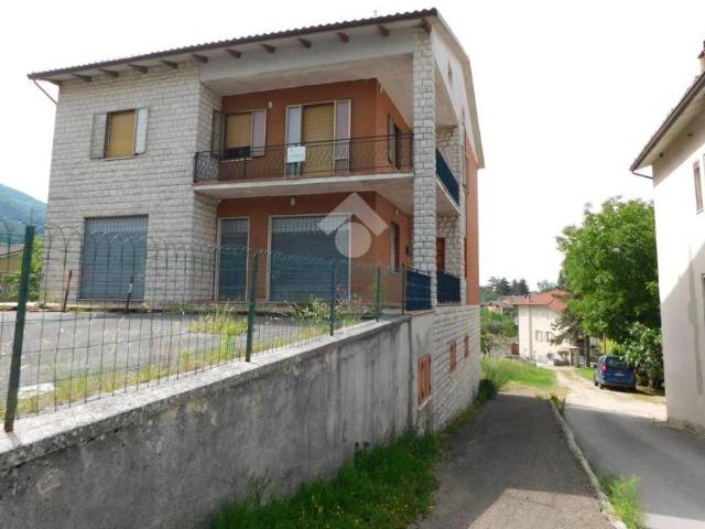 Villa Indipendente in vendita a Scheggia e Pascelupo, Scheggia