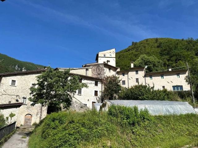 Villa Indipendente in vendita a Scheggino, Umbria