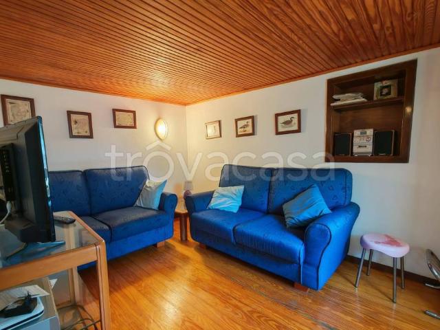 Villa Indipendente in vendita a Schignano, Lombardia