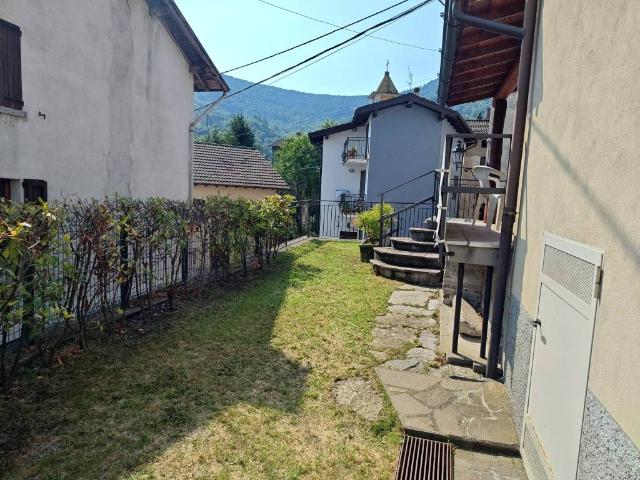 Villa Indipendente in vendita a Schignano, Lombardia