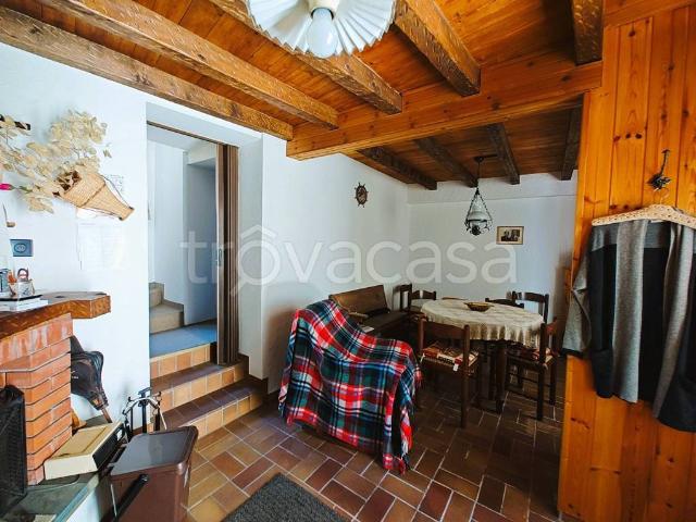 Villa Indipendente in vendita a Schignano, Lombardia