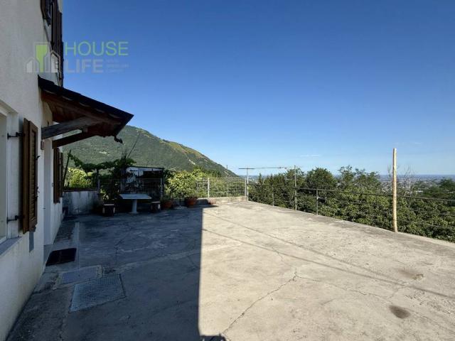 Villa Indipendente in vendita a Schio, Veneto